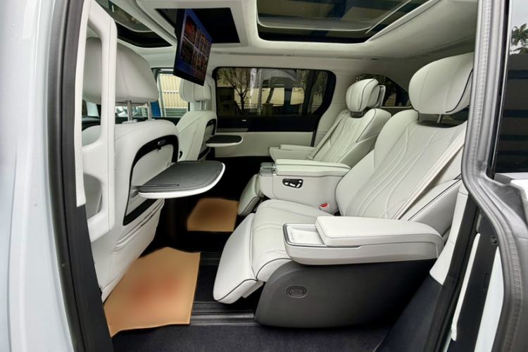 Used XPeng X9 2024 702 Ultra-Long Range Max Interior 4