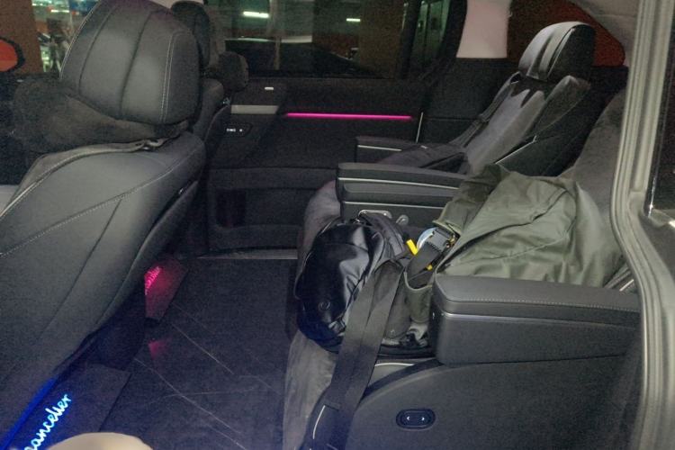 Used XPeng X9 2024 702 Ultra-Long Range Max Interior 4