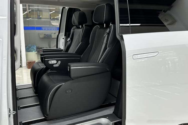 Used XPeng X9 2024 610 Long-Range Pro Interior 6