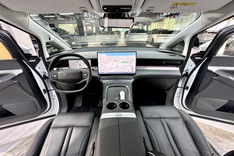 Used XPeng X9 2024 702 Ultra-Long Range Max Interior 6