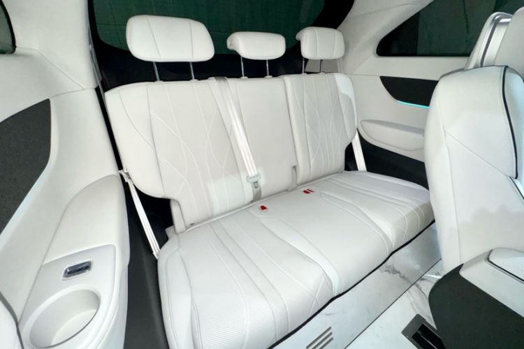 Used XPeng X9 2024 640 All-Wheel Drive High-Performance Max Interior 8