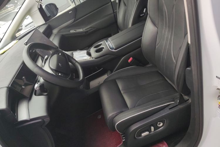 Used XPeng X9 2024 610 Long-Range Pro Left Front Seat