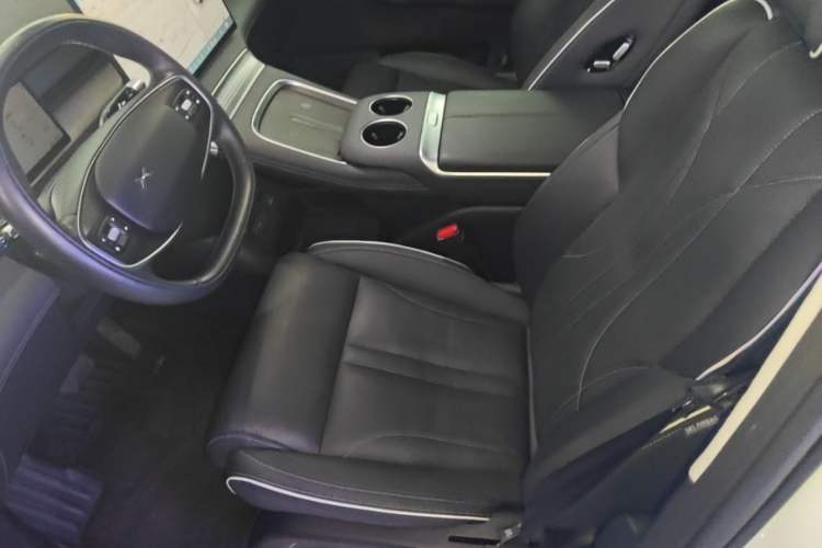 Used XPeng X9 2024 702 Ultra-Long Range Pro Left Front Seat