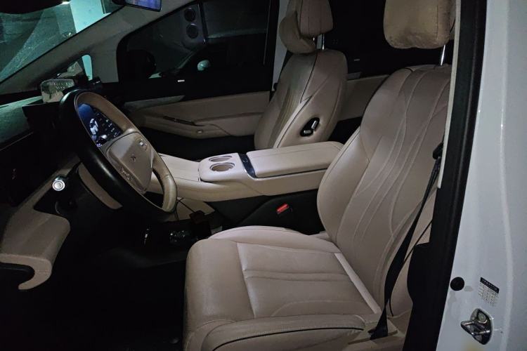 Used XPeng X9 2024 640 All-Wheel Drive High-Performance Max Left Front Seat