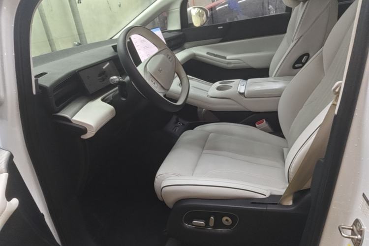 Used XPeng X9 2024 702 Ultra-Long Range Pro Left Front Seat