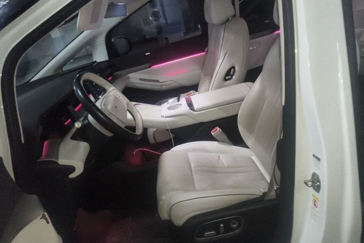 Used XPeng X9 2024 610 Long-Range Pro Left Front Seat