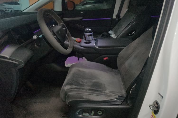 Used XPeng X9 2024 702 Ultra-Long Range Max Left Front Seat