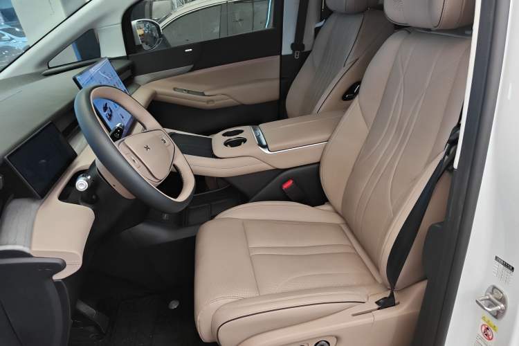 Used XPeng X9 2024 702 Ultra-Long Range Pro Left Front Seat