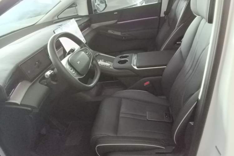 Used XPeng X9 2024 702 Ultra-Long Range Max Left Front Seat