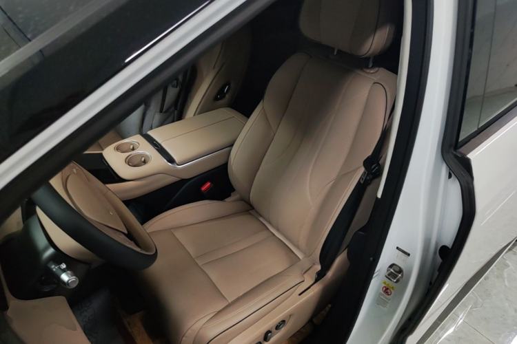 Used XPeng X9 2024 702 Ultra-Long Range Max Left Front Seat