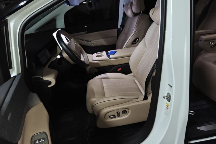 Used XPeng X9 2024 702 Ultra-Long Range Pro Left Front Seat