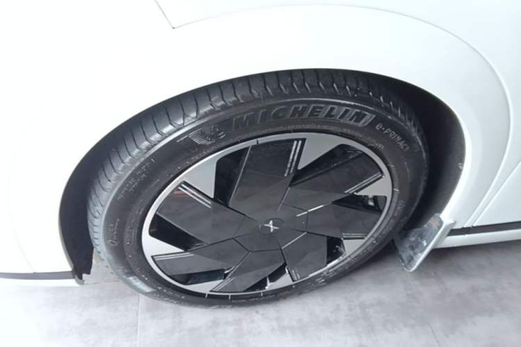 Used XPeng X9 2024 640 All-Wheel Drive High-Performance Max Left Front Wheel Hub