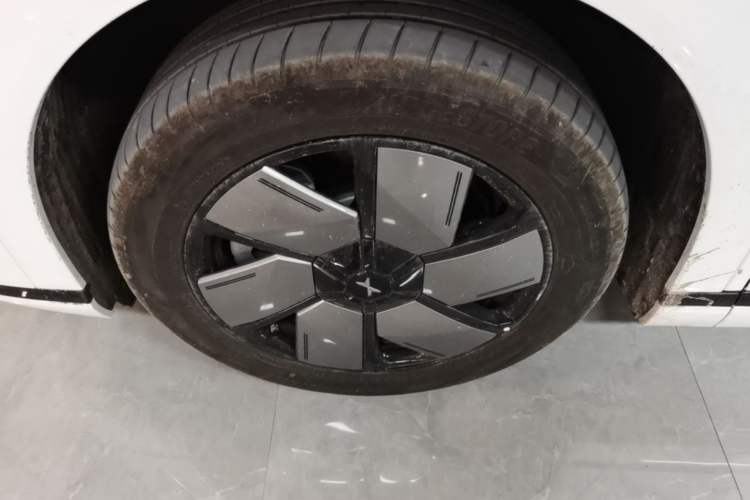 Used XPeng X9 2024 640 All-Wheel Drive High-Performance Max Left Front Wheel Hub