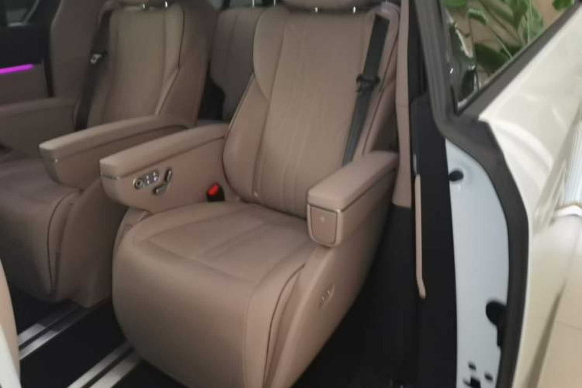 Used XPeng X9 2024 702 Ultra-Long Range Pro Left Rear Seat
