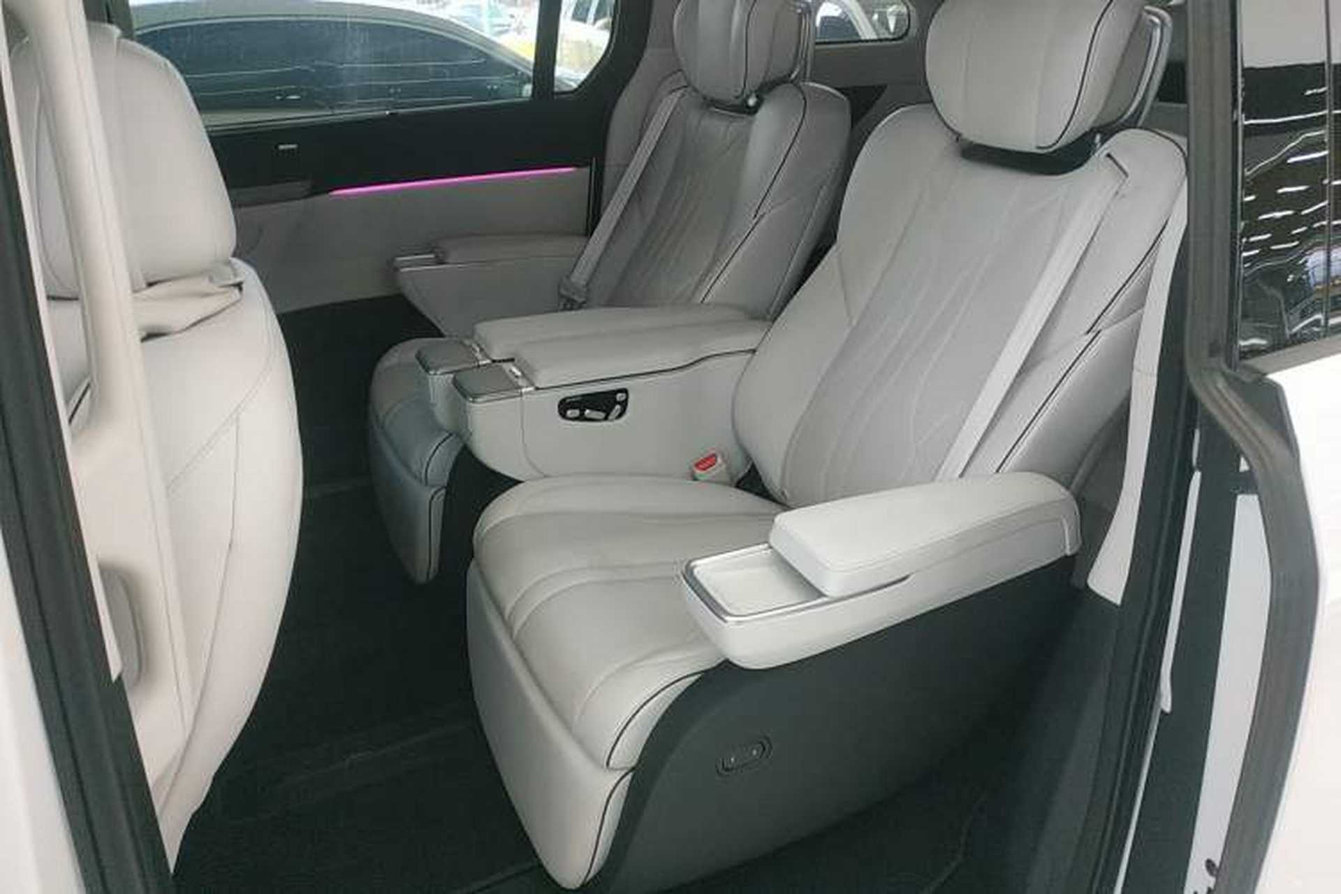 Used XPeng X9 2024 640 All-Wheel Drive High-Performance Max Left Rear Seat