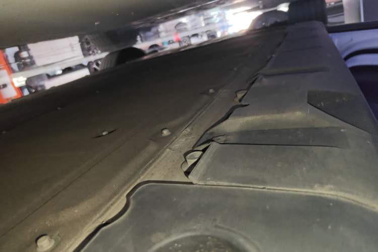 Used XPeng X9 2024 702 Ultra-Long Range Pro Left Side Sill