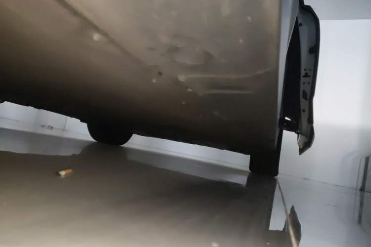 Used XPeng X9 2024 640 All-Wheel Drive High-Performance Max Left Side Sill