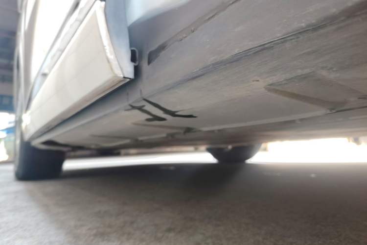 Used XPeng X9 2024 610 Long-Range Pro Left Side Sill