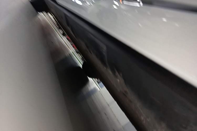 Used XPeng X9 2024 702 Ultra-Long Range Max Left Side Sill
