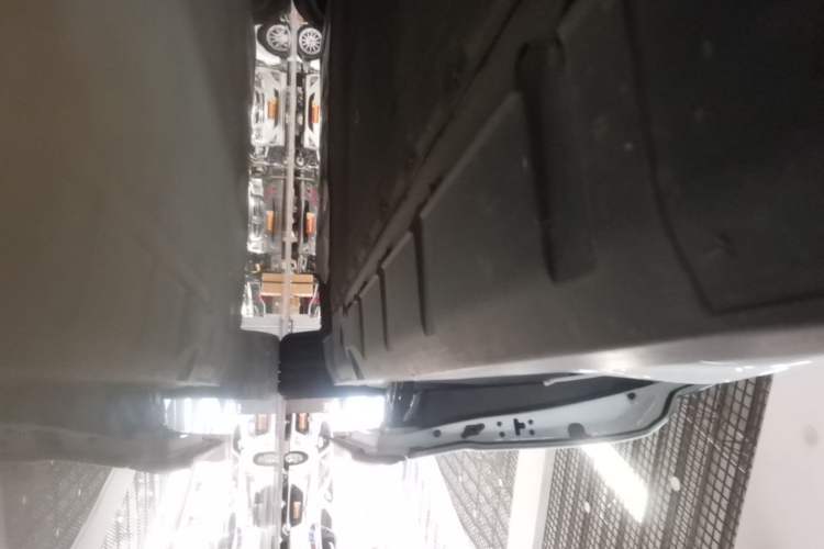 Used XPeng X9 2024 702 Ultra-Long Range Max Left Side Sill