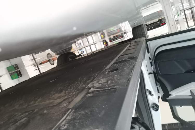 Used XPeng X9 2024 640 All-Wheel Drive High-Performance Max Left Side Sill