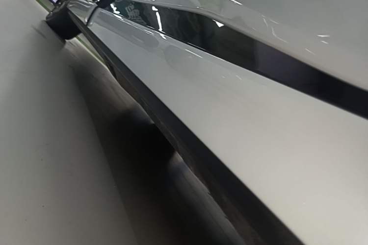Used XPeng X9 2024 640 All-Wheel Drive High-Performance Max Left Side Sill