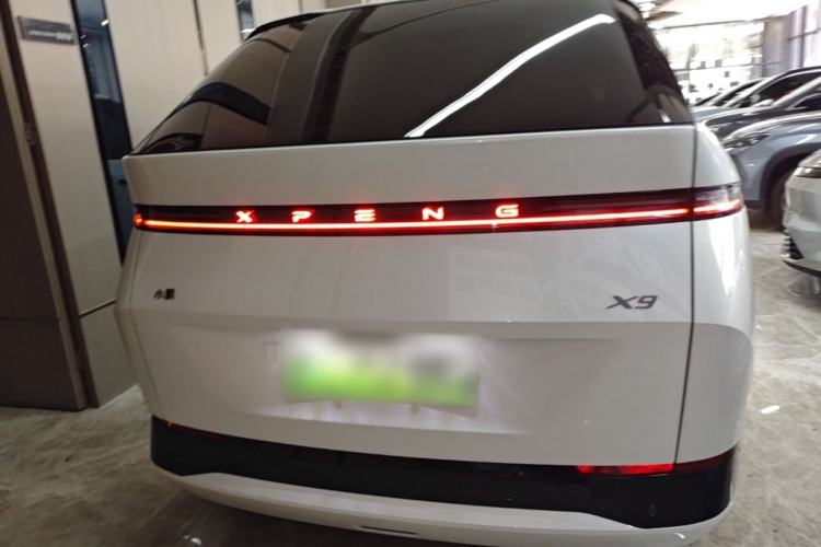 Used XPeng X9 2024 610 Long-Range Pro Rear
