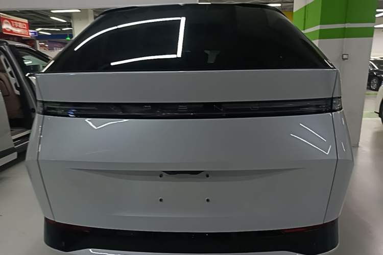 Used XPeng X9 2024 702 Ultra-Long Range Max Rear