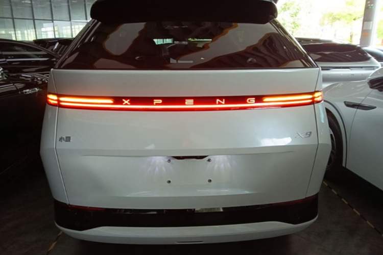 Used XPeng X9 2024 702 Ultra-Long Range Max Rear