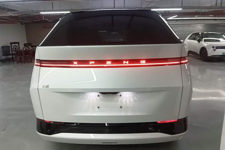 Used XPeng X9 2024 702 Ultra-Long Range Max Rear