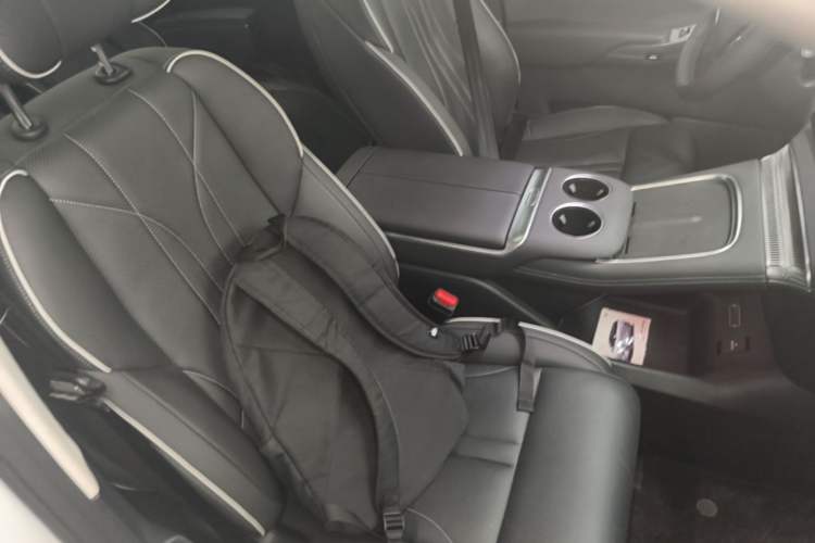 Used XPeng X9 2024 640 All-Wheel Drive High-Performance Max Right Front Seat