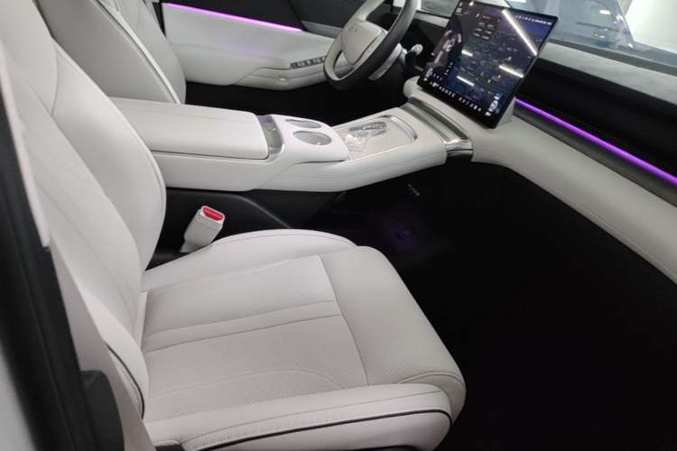 Used XPeng X9 2024 702 Ultra-Long Range Max Right Front Seat