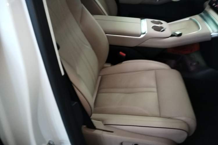 Used XPeng X9 2024 702 Ultra-Long Range Pro Right Front Seat