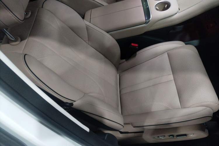 Used XPeng X9 2024 702 Ultra-Long Range Max Right Front Seat