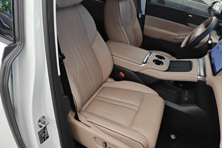 Used XPeng X9 2024 702 Ultra-Long Range Pro Right Front Seat