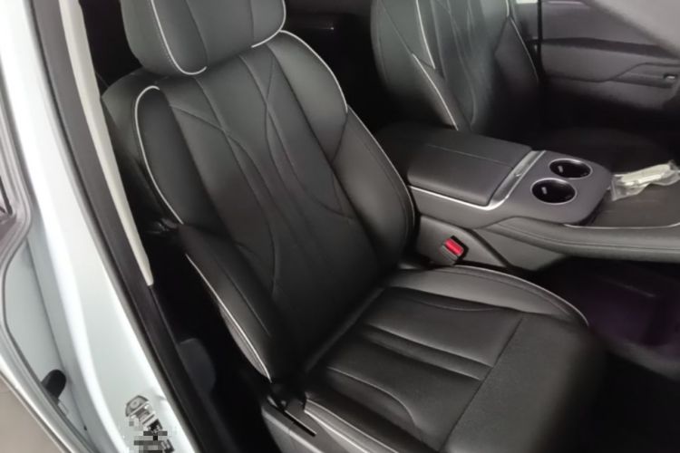 Used XPeng X9 2024 702 Ultra-Long Range Max Right Front Seat