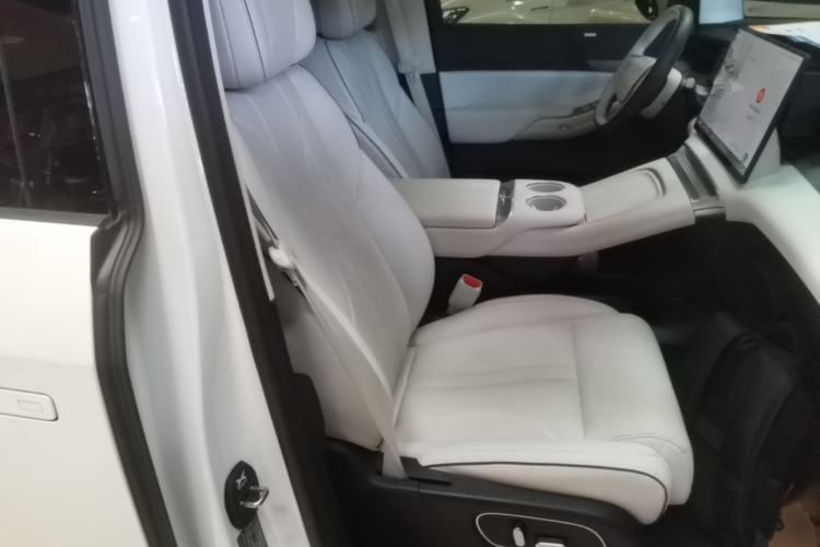 Used XPeng X9 2024 702 Ultra-Long Range Max Right Front Seat