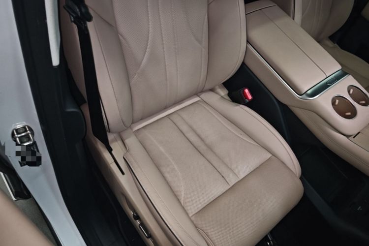 Used XPeng X9 2024 702 Ultra-Long Range Max Right Front Seat