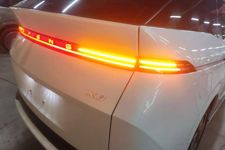 Used XPeng X9 2024 702 Ultra-Long Range Pro Right Rear Taillight