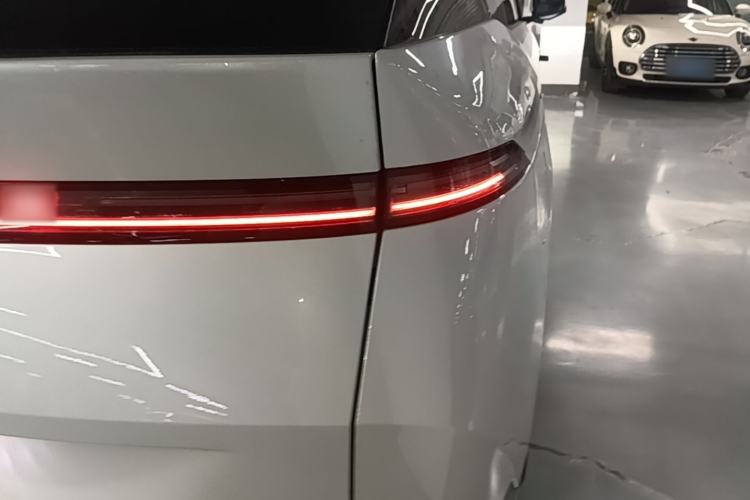 Used XPeng X9 2024 702 Ultra-Long Range Max Right Rear Taillight
