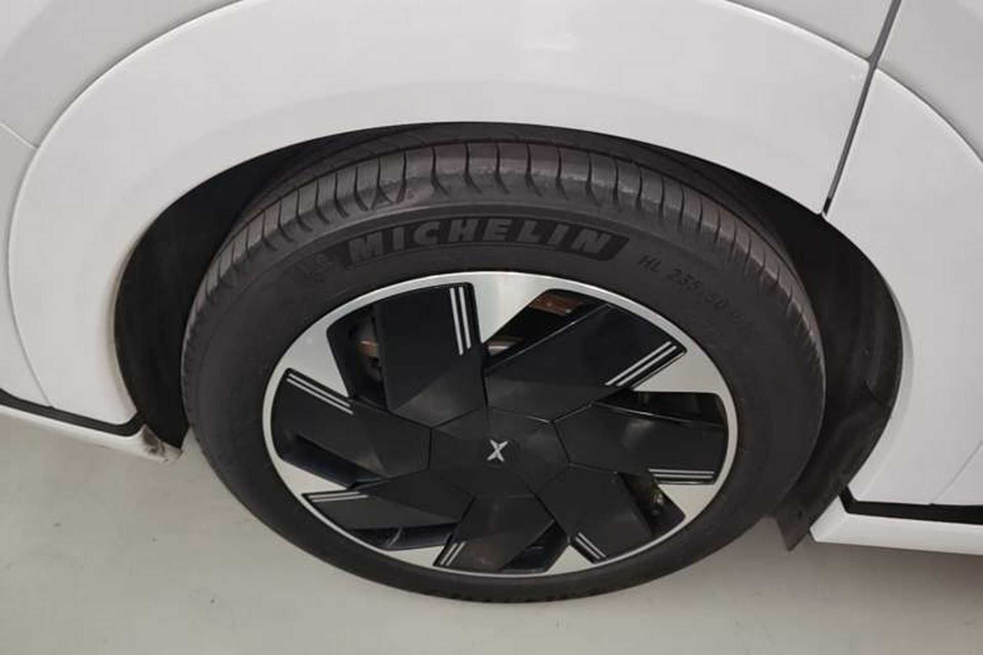 Used XPeng X9 2024 640 All-Wheel Drive High-Performance Max Right Rear Wheel Hub