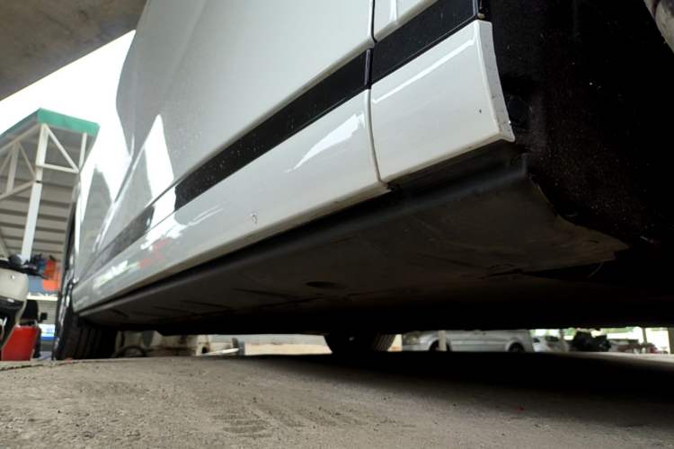 Used XPeng X9 2024 702 Ultra-Long Range Pro Right Side Sill