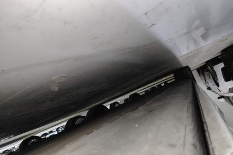 Used XPeng X9 2024 702 Ultra-Long Range Max Right Side Sill