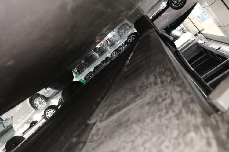 Used XPeng X9 2024 640 All-Wheel Drive High-Performance Max Right Side Sill