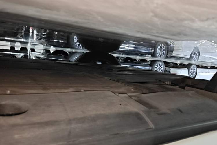 Used XPeng X9 2024 702 Ultra-Long Range Pro Right Side Sill