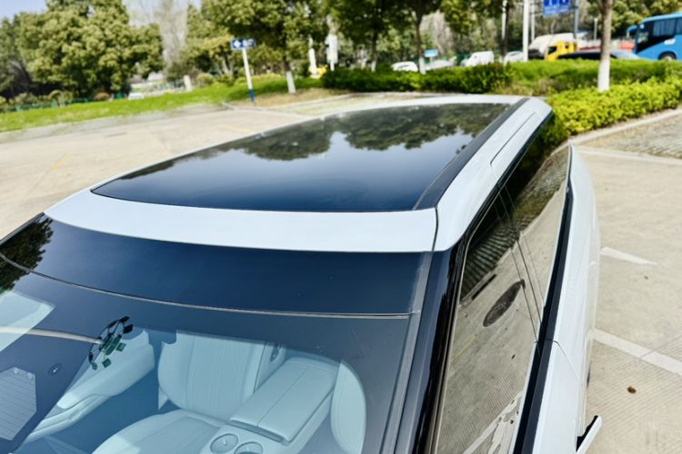 Used XPeng X9 2024 610 Long-Range Pro Roof
