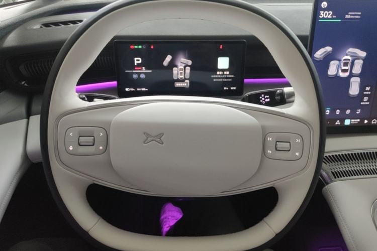 Used XPeng X9 2024 702 Ultra-Long Range Max Steering Wheel