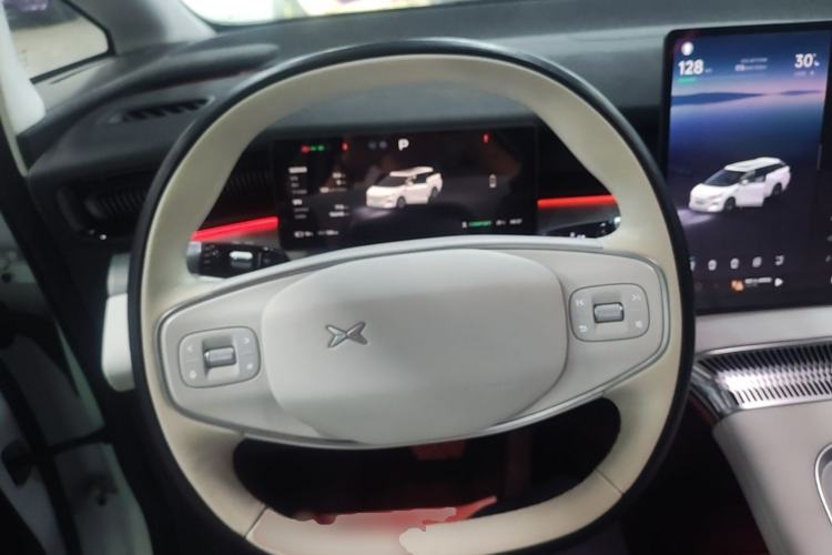 Used XPeng X9 2024 702 Ultra-Long Range Pro Steering Wheel