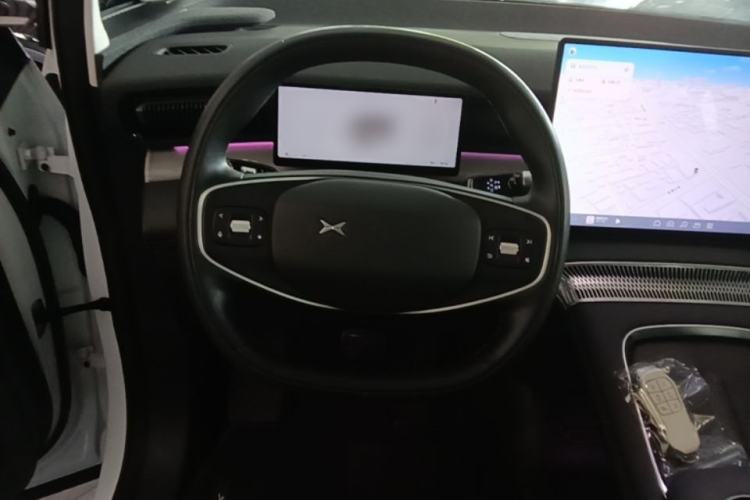 Used XPeng X9 2024 702 Ultra-Long Range Max Steering Wheel