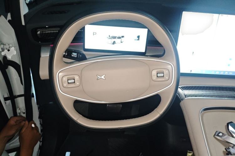 Used XPeng X9 2024 702 Ultra-Long Range Pro Steering Wheel